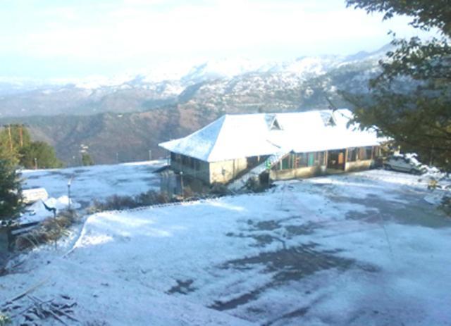 Oyo 43476 Vatika Resort Shimla Buitenkant foto