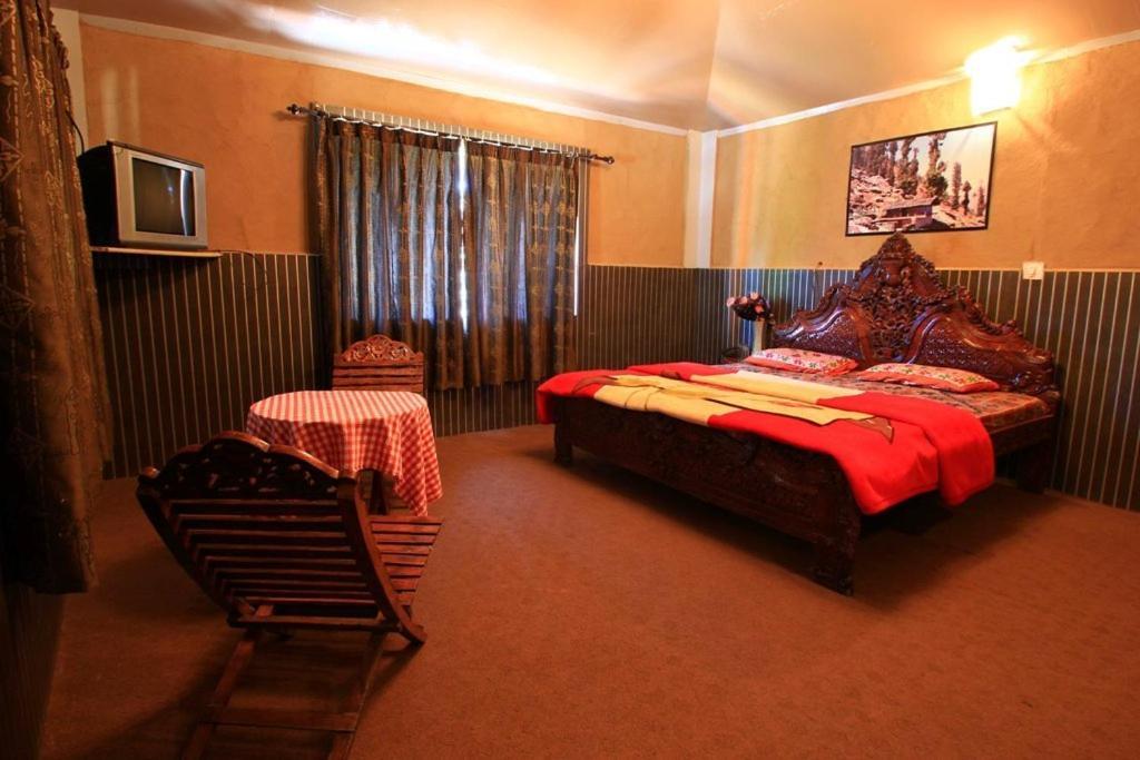 Oyo 43476 Vatika Resort Shimla Buitenkant foto
