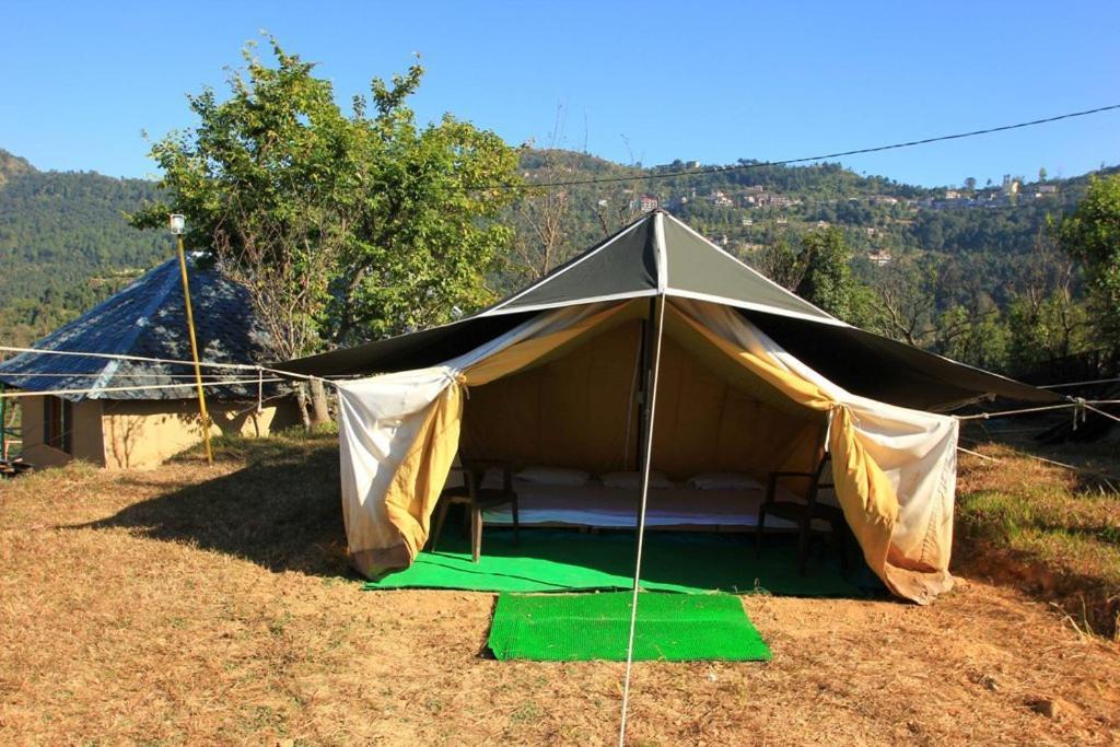 Oyo 43476 Vatika Resort Shimla Buitenkant foto